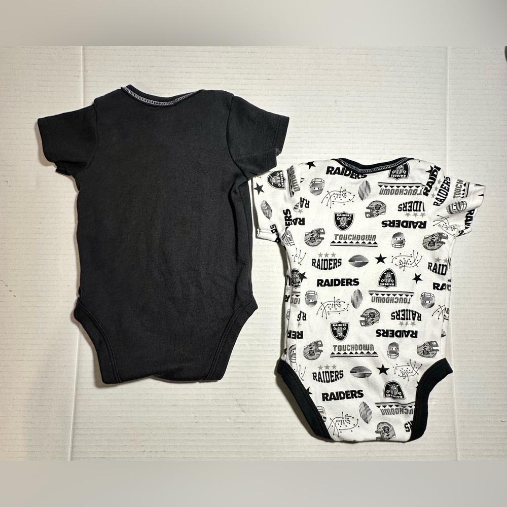 Gerber Las Vegas Raiders‎ Onesies  Babies 0-3M Black Silver White 2 Bodysuits - Picture 6 of 8